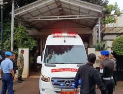 Try Sutrisno Wafat, Mensesneg Kenang Jasanya