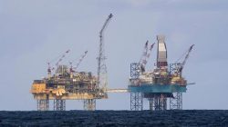 Harga politik bbm antara risiko ekonomi dan kebijakan